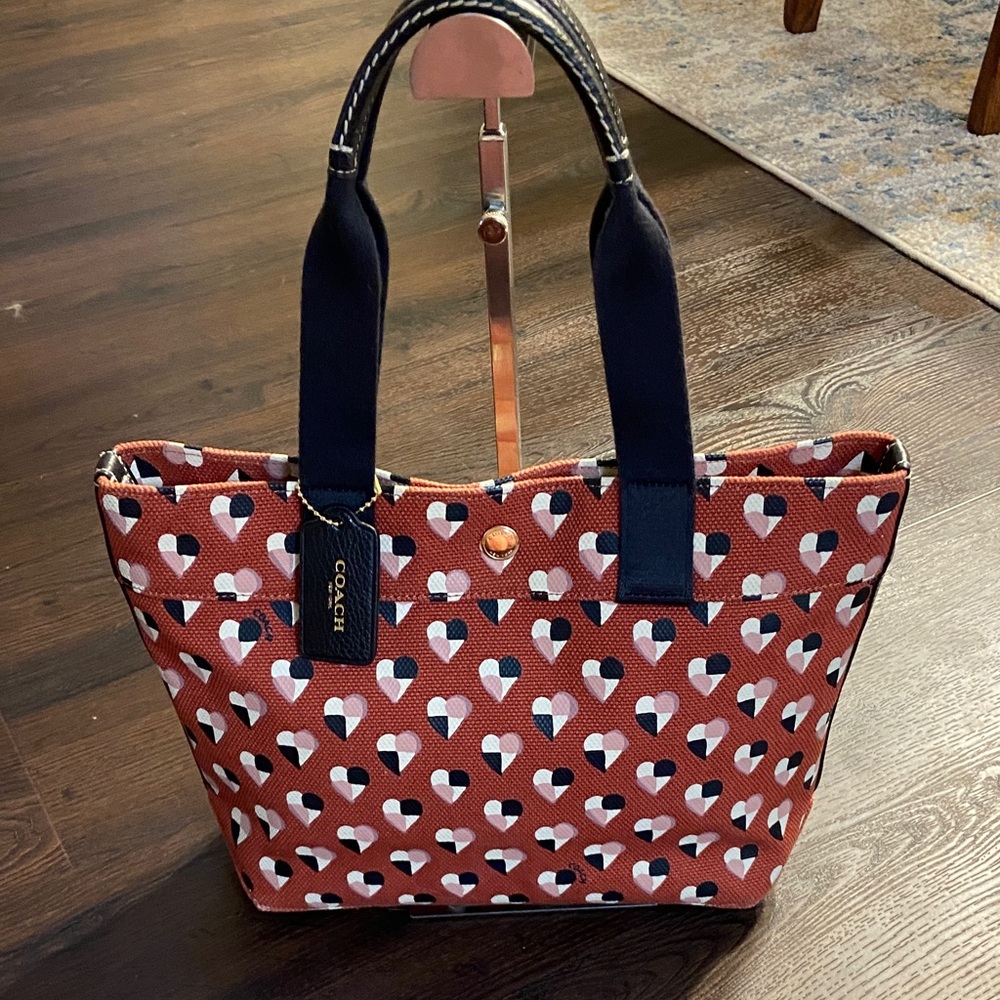Coach Checkered Heart Gallery Tote 2017 (F25917)